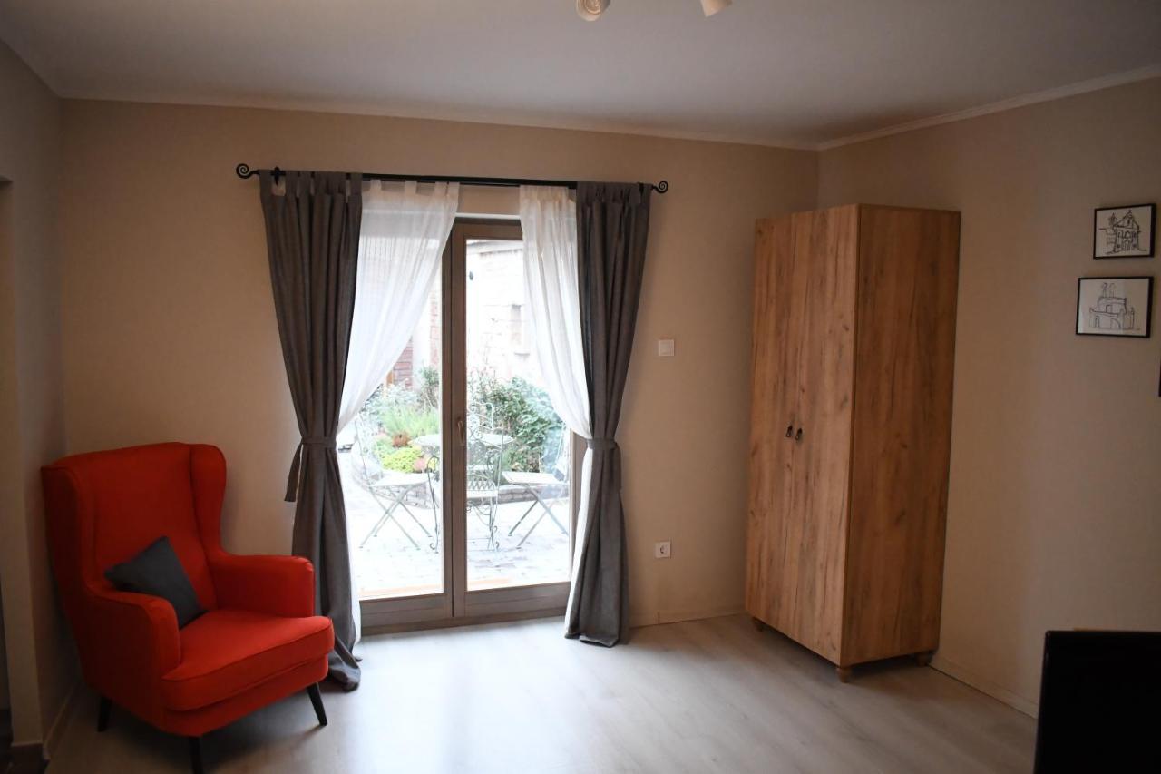 Vatus Apartmanhaz Vac Luaran gambar