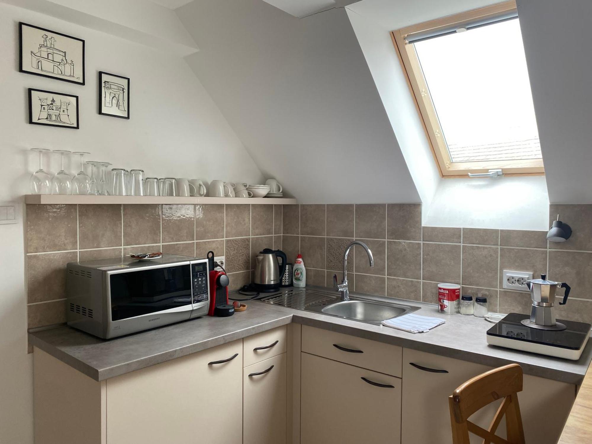 Vatus Apartmanhaz Vac Luaran gambar