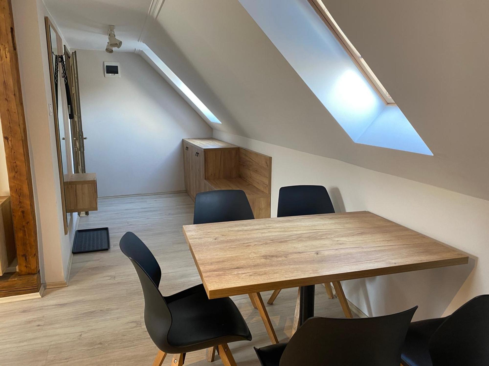 Vatus Apartmanhaz Vac Luaran gambar