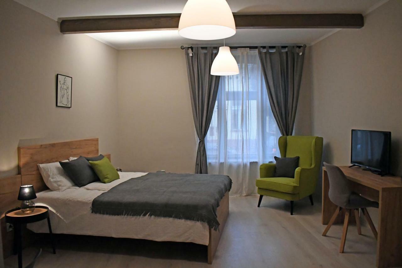 Vatus Apartmanhaz Vac Luaran gambar