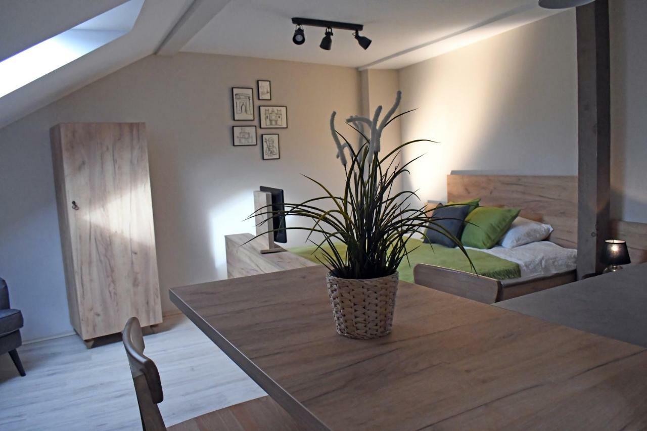 Vatus Apartmanhaz Vac Luaran gambar